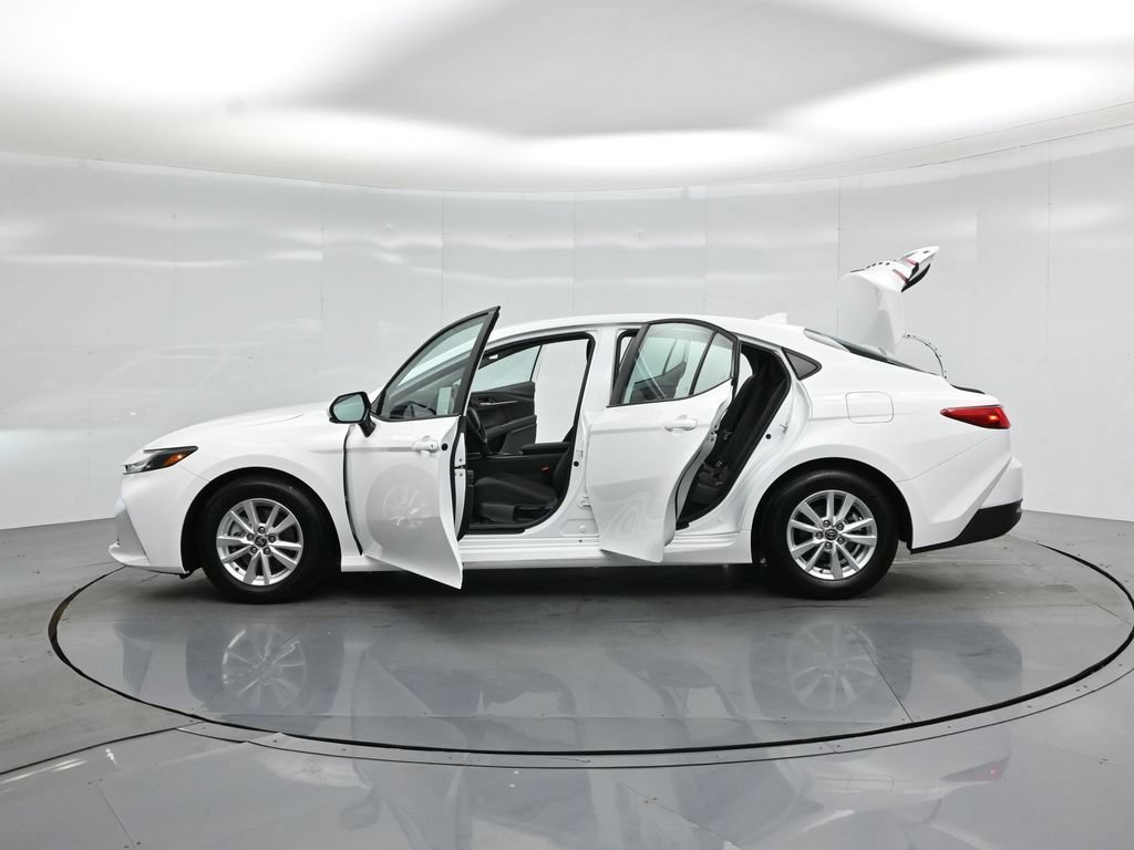 Used 2025 Toyota Camry LE FWD image 29