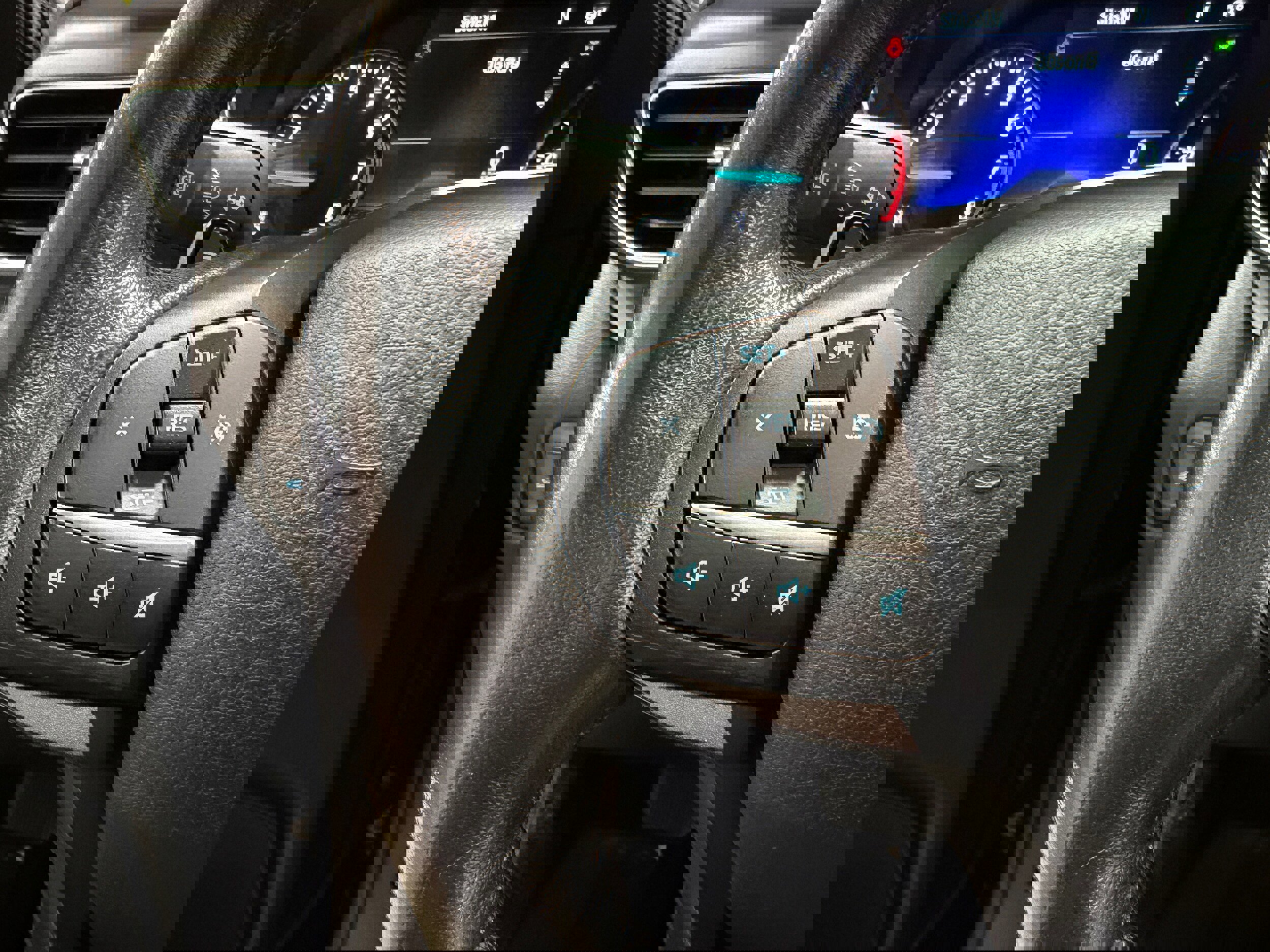 Certified 2020 Ford Explorer XLT w/ Equipment Group 202A image 19