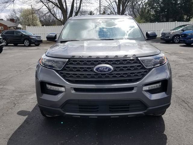 Certified 2023 Ford Explorer XLT w/ Equipment Group 202A AWD/4WD image 2