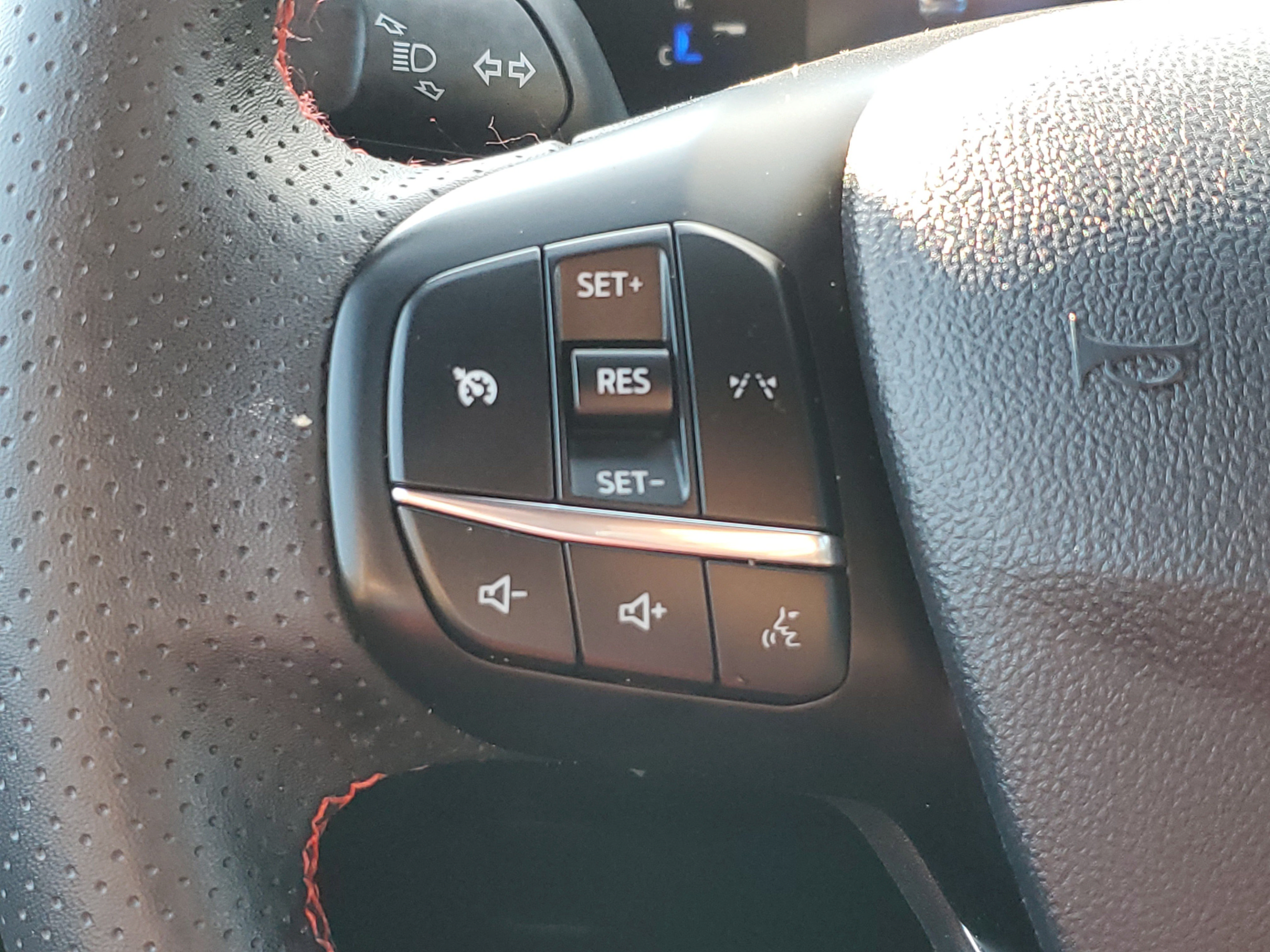 Certified 2025 Ford Escape ST-Line FWD image 20