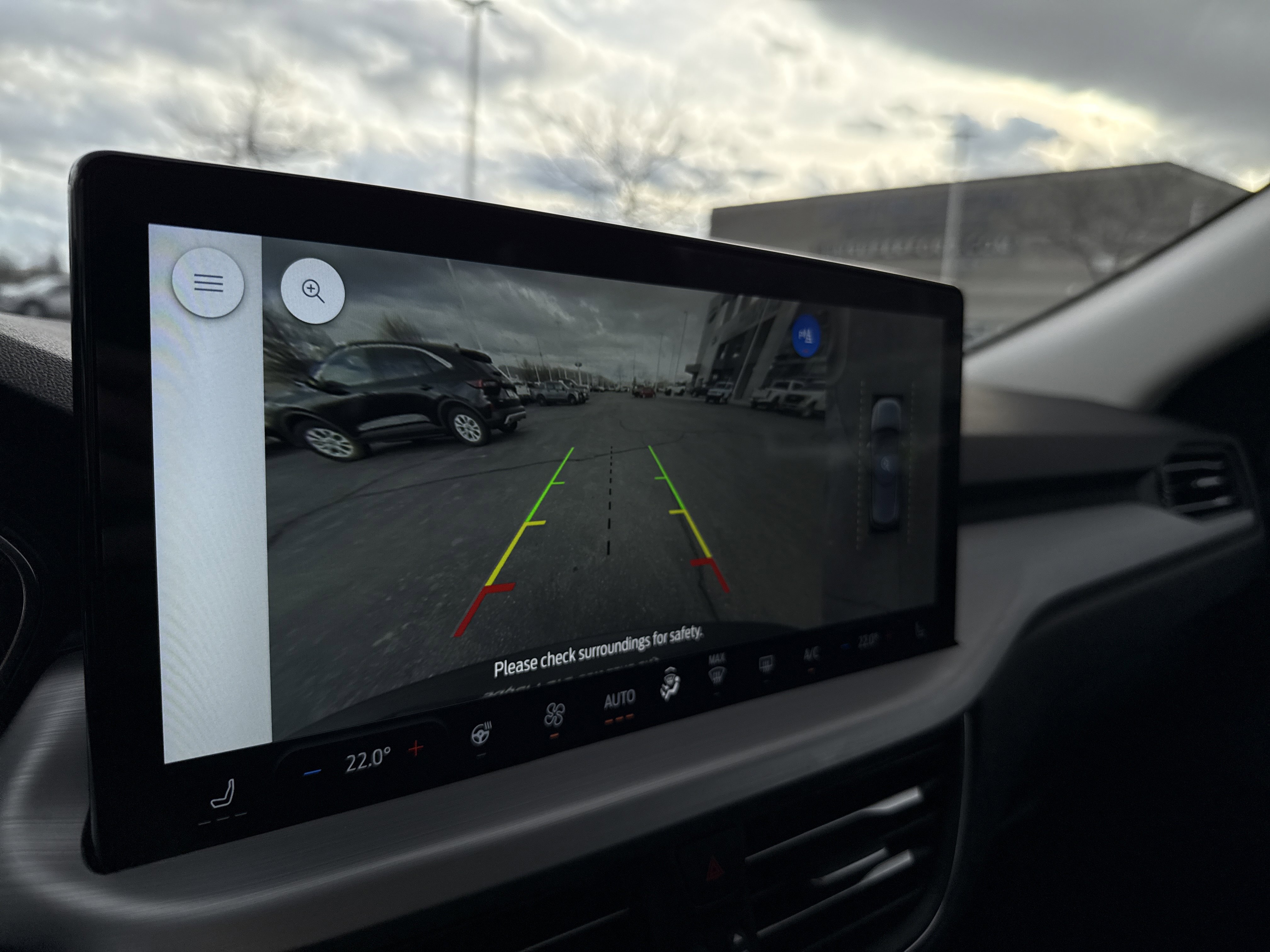 Certified 2024 Ford Escape Platinum w/ Class II Trailer Tow Package image 22