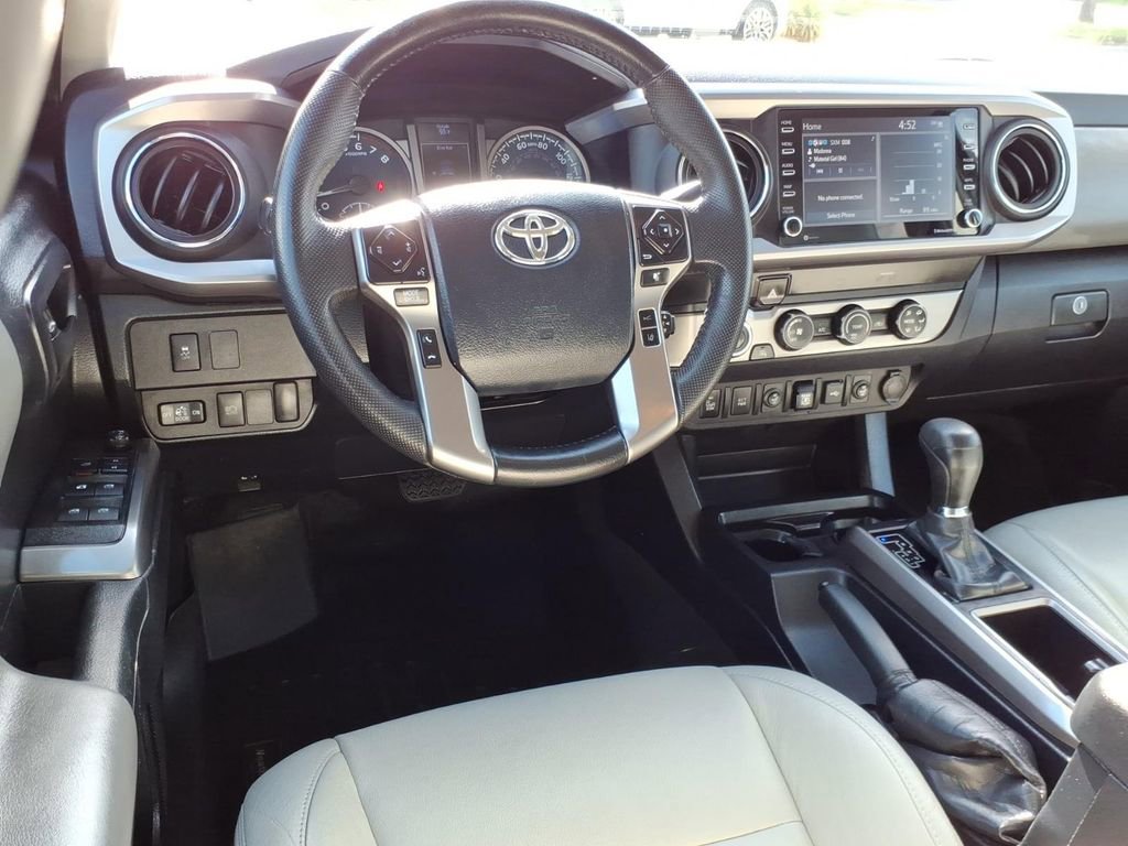 Used 2020 Toyota Tacoma SR5 w/ Technology Package AWD/4WD image 16