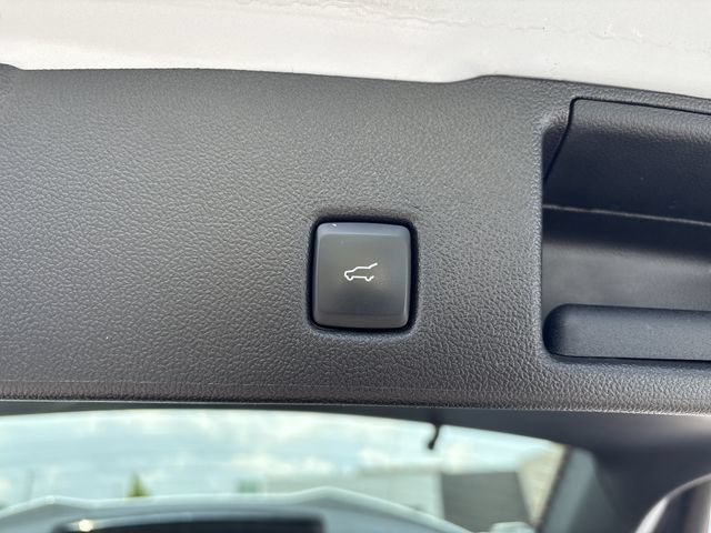 Certified 2025 Ford Escape ST-Line Select AWD/4WD image 21