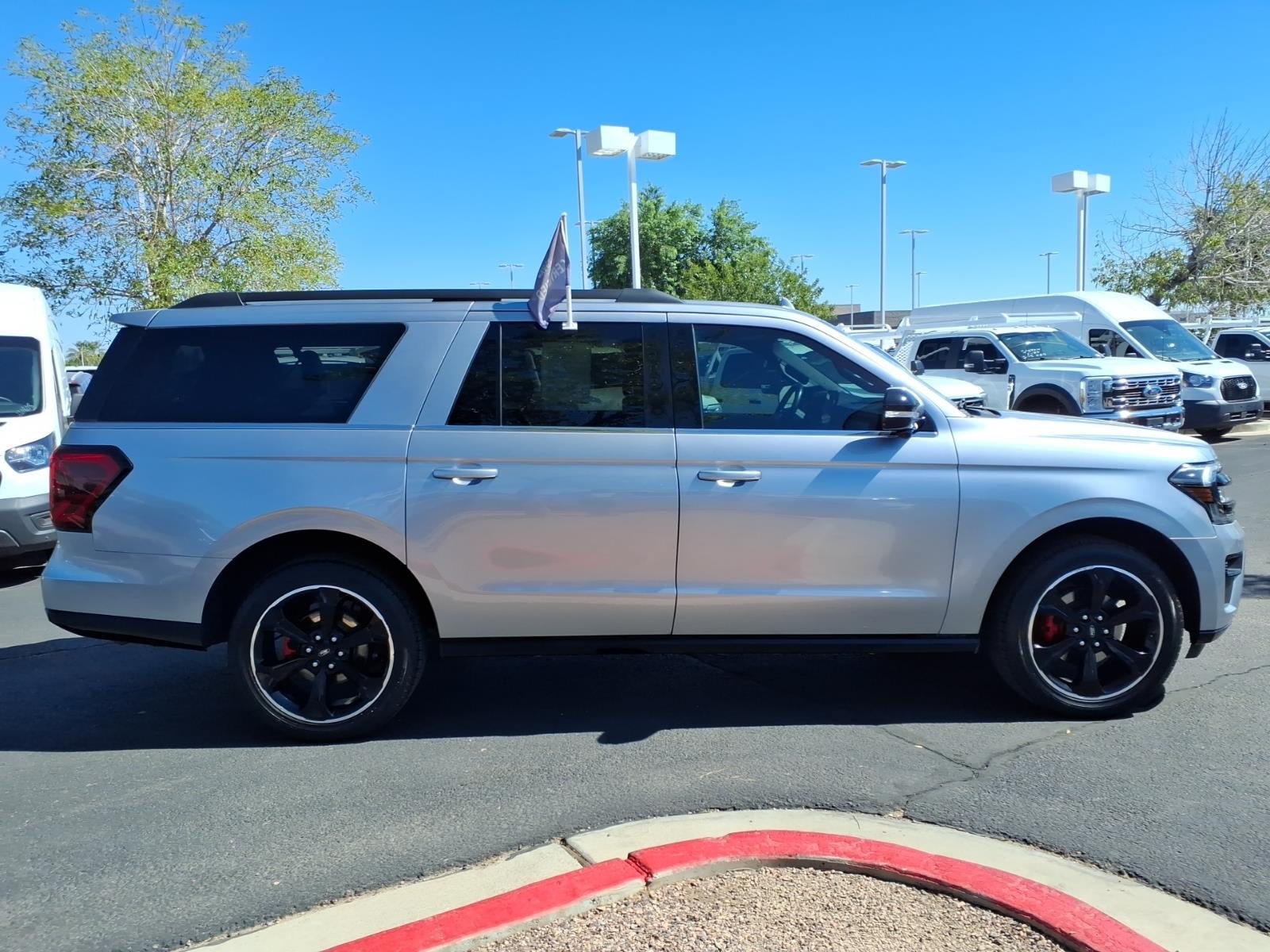 Certified 2024 Ford Expedition Max Limited AWD/4WD image 3