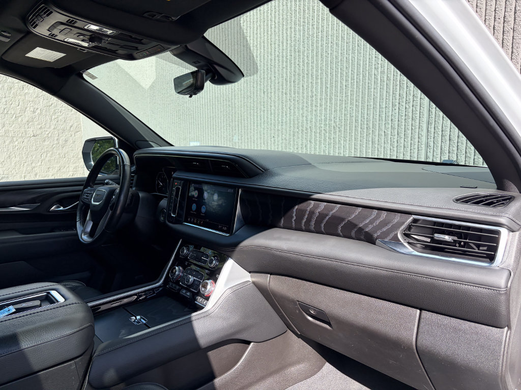 Used 2021 GMC Yukon Denali w/ Denali Premium Package AWD/4WD image 33