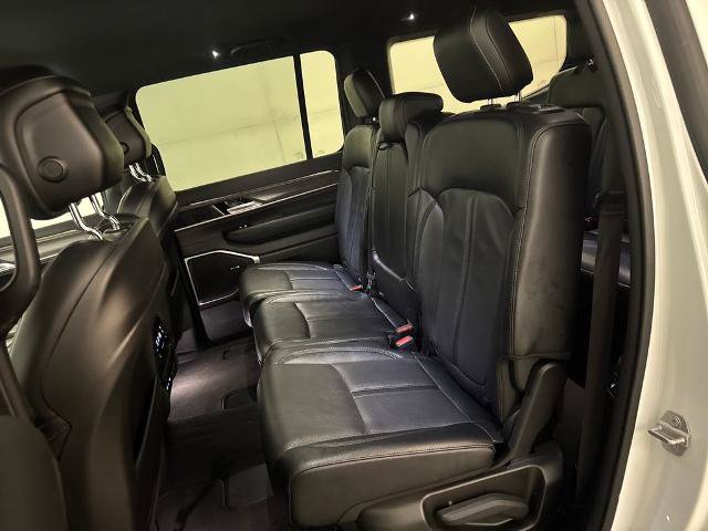 Used 2024 Jeep Wagoneer Series II w/ Flexible Seating Group RWD image 32