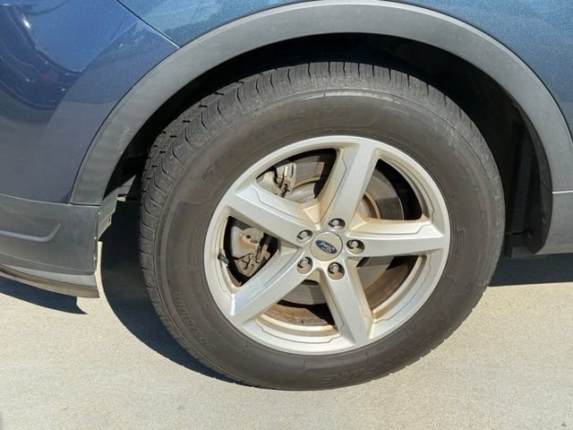 Certified 2018 Ford Explorer XLT w/ Equipment Group 202A FWD image 5