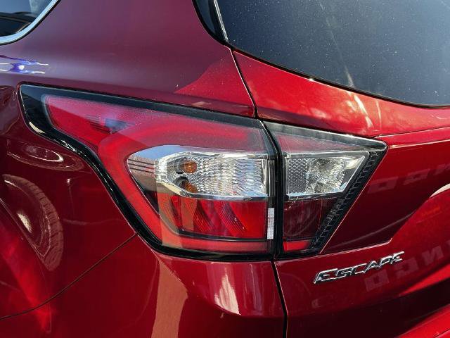 Certified 2018 Ford Escape SE w/ SE Sync 3 Package AWD/4WD image 6