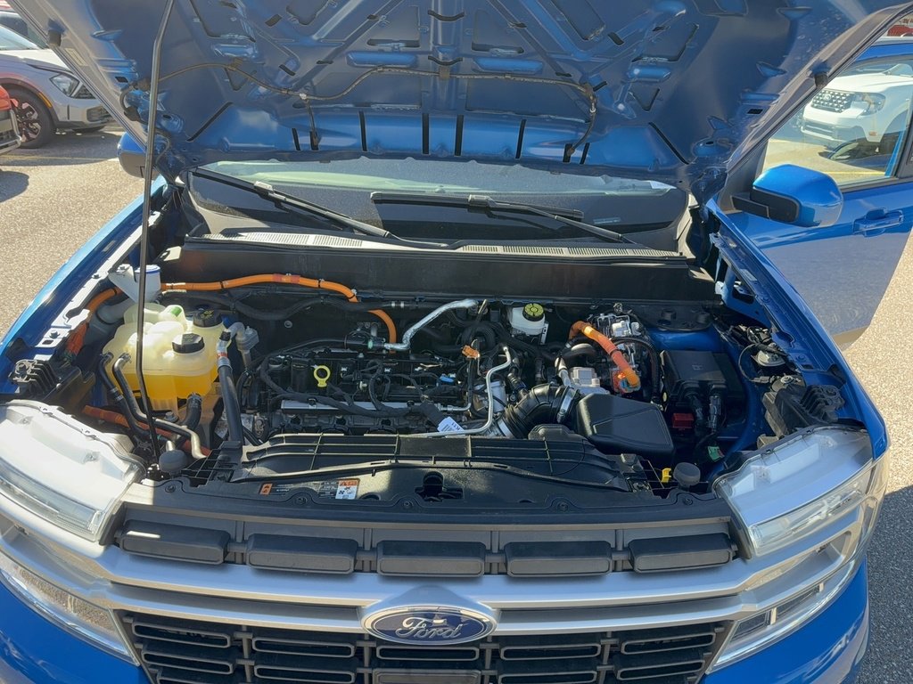 Certified 2022 Ford Maverick Lariat w/ Lariat Luxury Package image 35