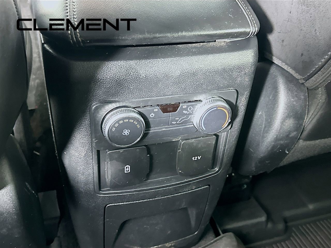 Certified 2022 Ford Explorer XLT w/ Equipment Group 202A image 33