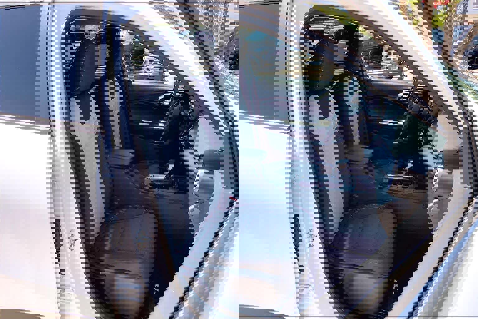 Used 2025 Chevrolet Trax LS image 11