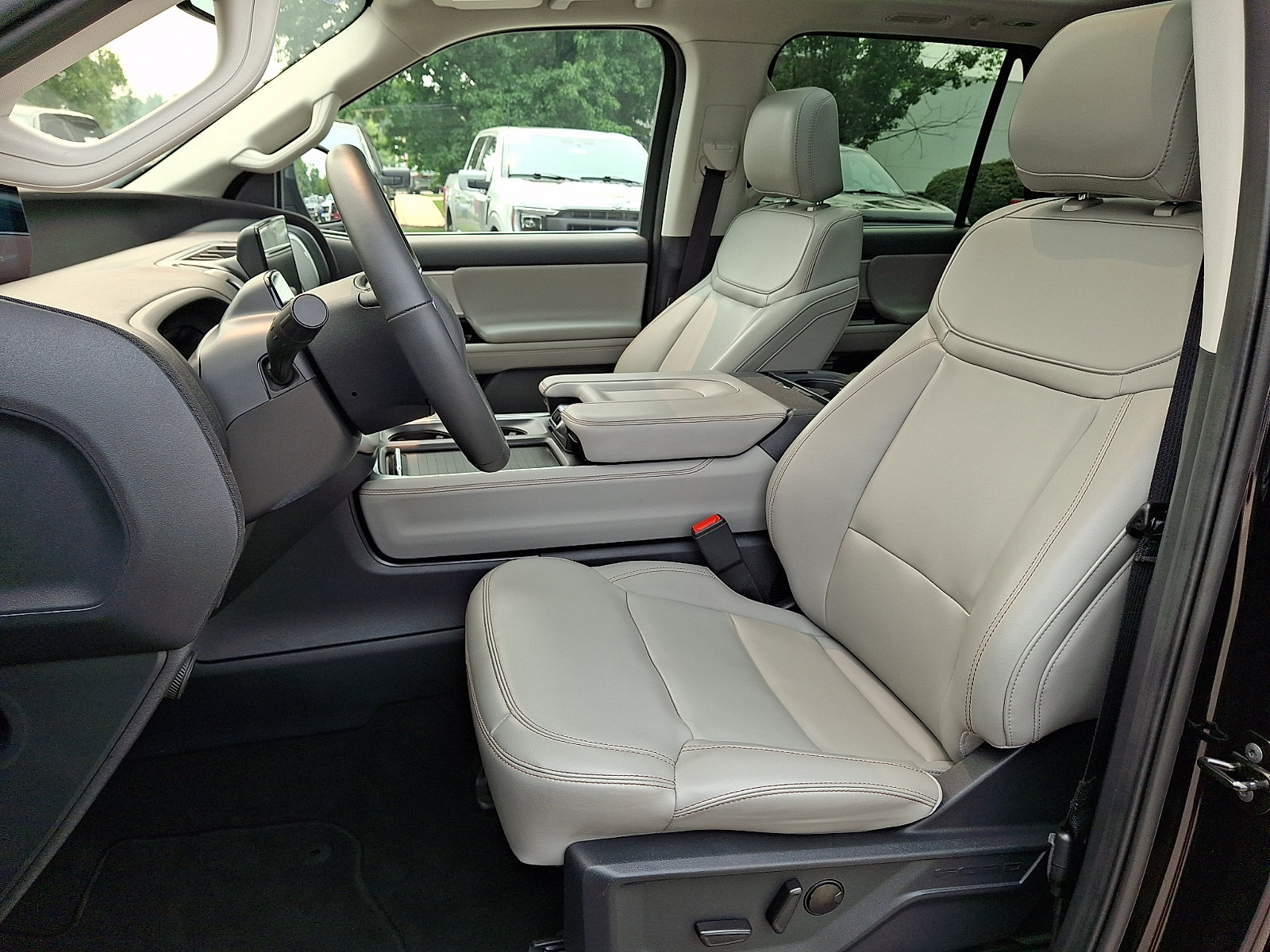 Certified 2025 Ford Expedition Max Active AWD/4WD image 17