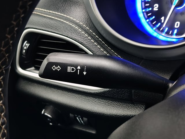 Used 2022 Chrysler Pacifica Touring FWD image 38