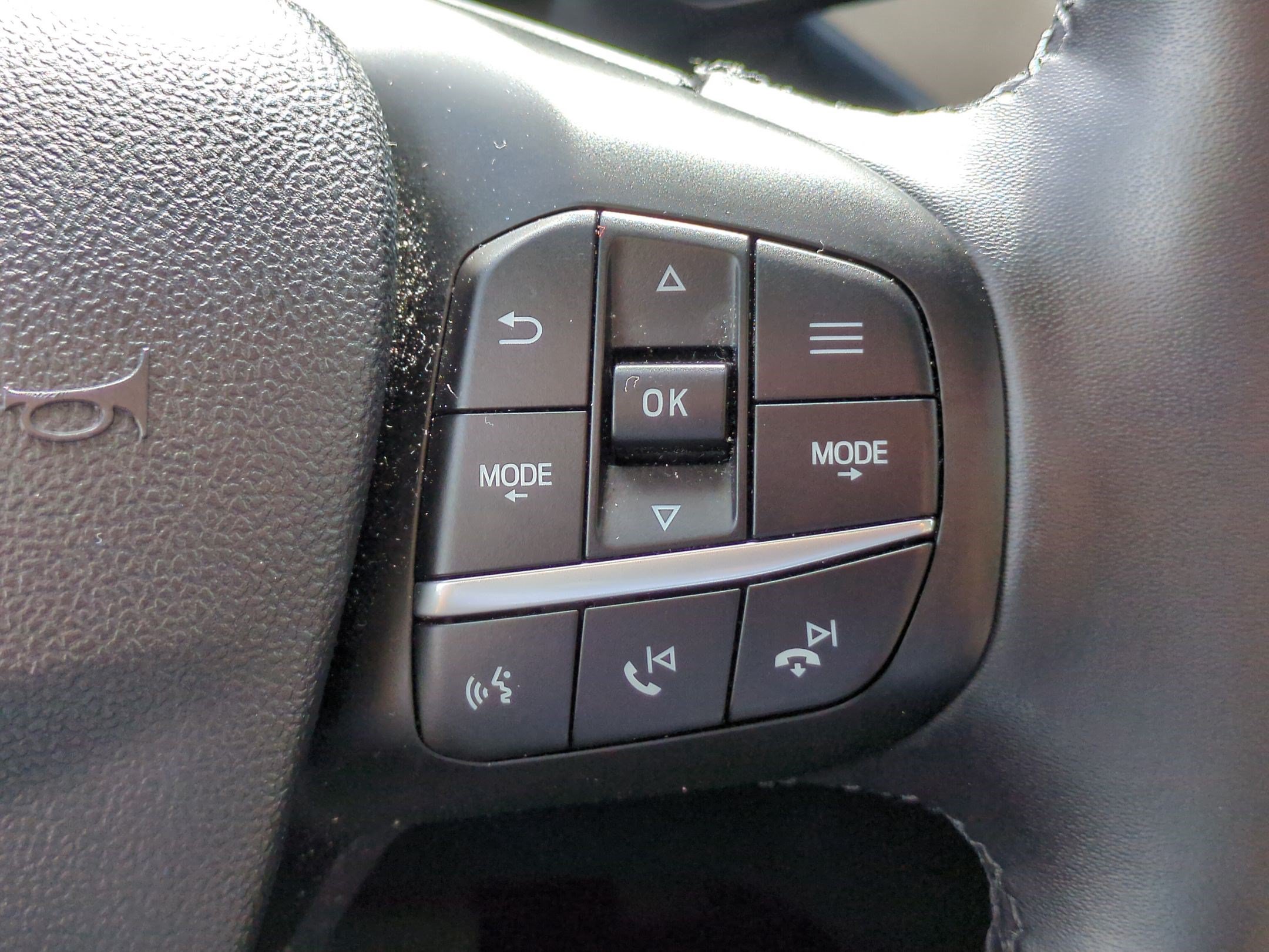 Certified 2025 Ford Maverick Lariat AWD/4WD image 24