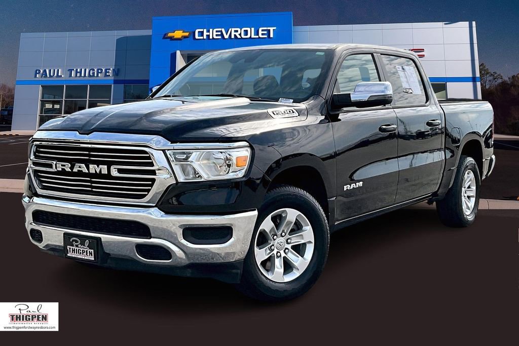 Used 2024 RAM 1500 Laramie AWD/4WD image 3