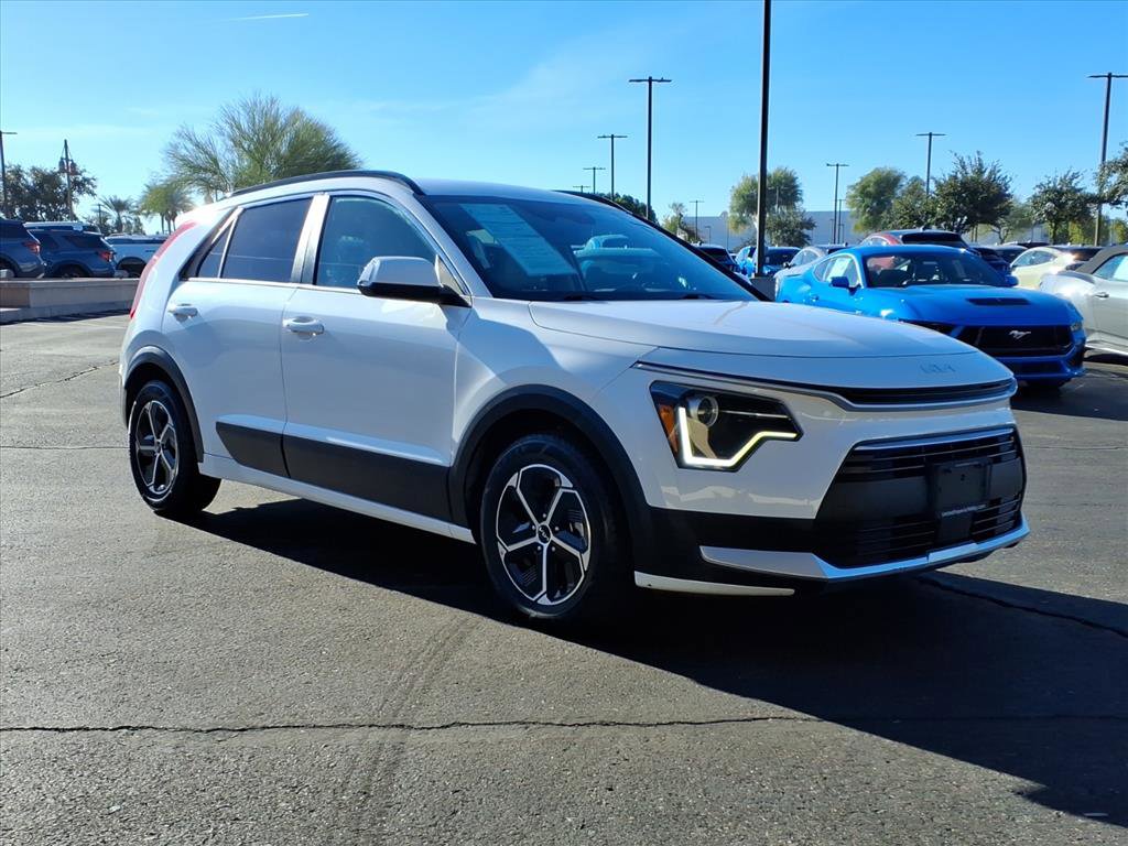 Used 2023 Kia Niro EX image 8
