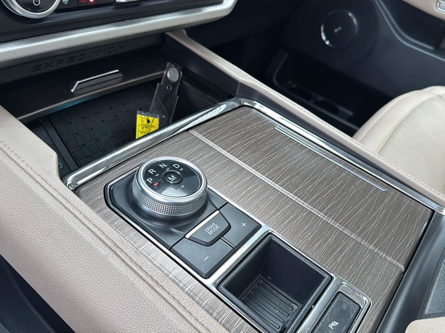 Certified 2023 Ford Expedition Limited image 25