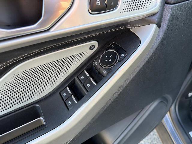Certified 2022 Ford Explorer Limited w/ Limited Technology Package image 19