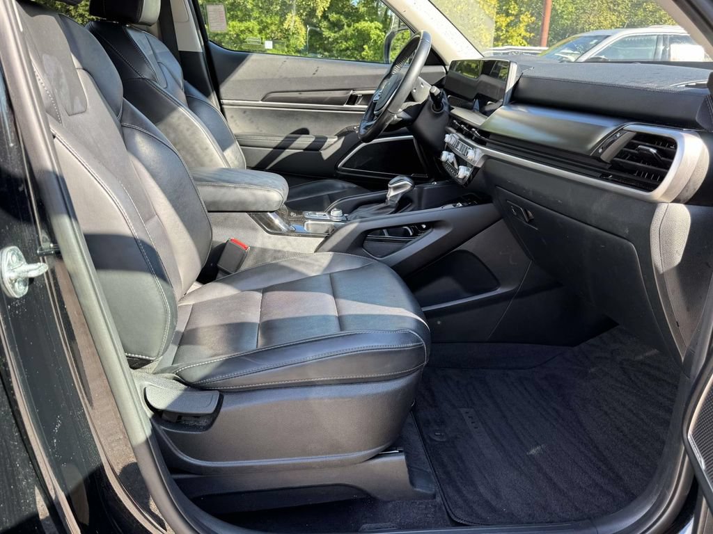 Used 2025 Kia Telluride S AWD/4WD image 15
