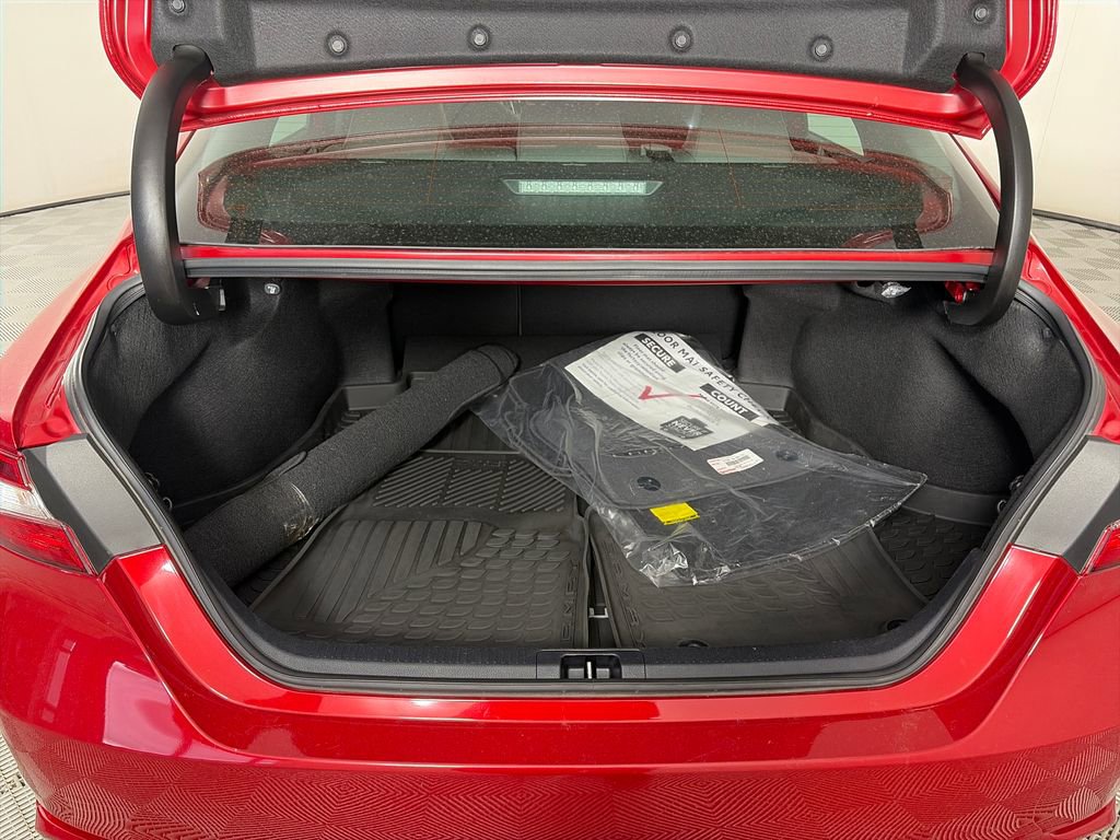 Used 2020 Toyota Camry SE w/ Carpet Mat Package FWD image 27