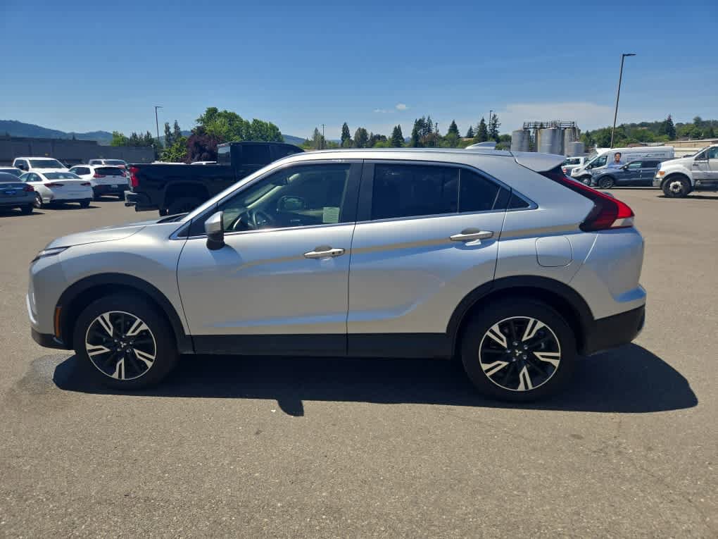 Used 2025 Mitsubishi Eclipse Cross SE AWD/4WD image 2