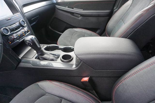 Certified 2019 Ford Explorer XLT w/ Equipment Group 202A FWD image 26