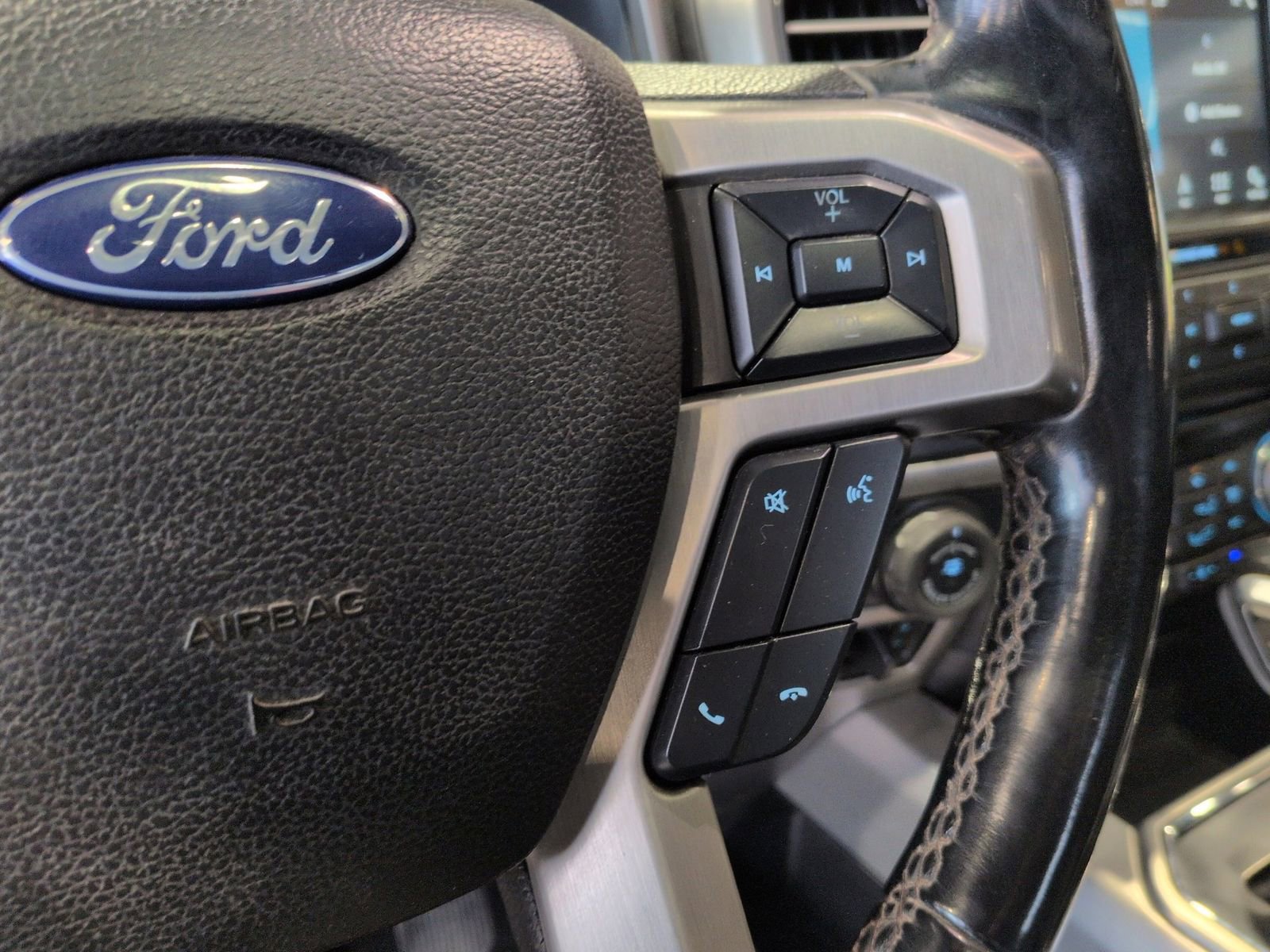 Certified 2018 Ford F150 Platinum w/ Technology Package AWD/4WD image 30