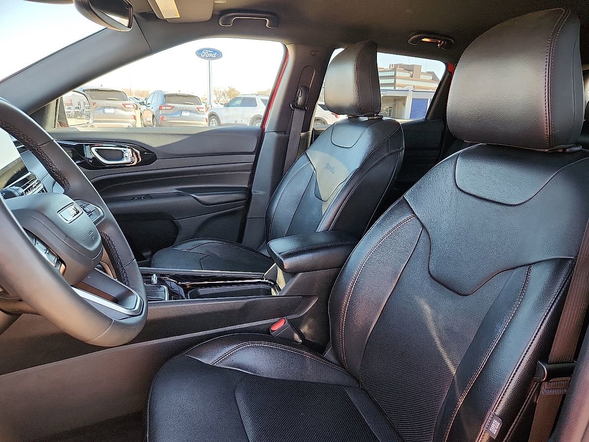 Used 2023 Jeep Compass Limited AWD/4WD image 7