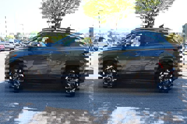 Used 2023 Hyundai Tucson SEL w/ Convenience Package image 2