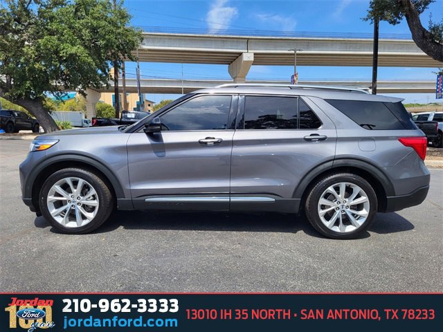 Certified 2021 Ford Explorer Platinum w/ Premium Technology Package image 2
