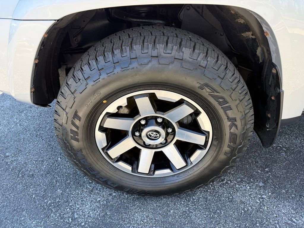 Used 2021 Toyota 4Runner TRD Off-Road Premium w/ Moonroof Package AWD/4WD image 10