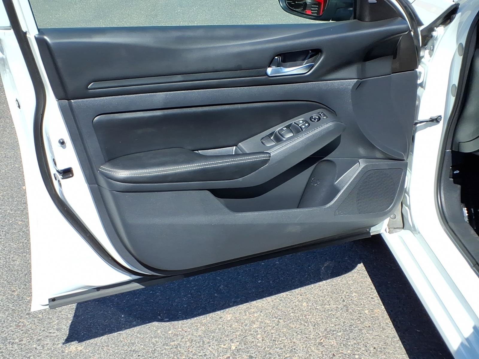 Used 2025 Nissan Altima 2.5 SV FWD image 20