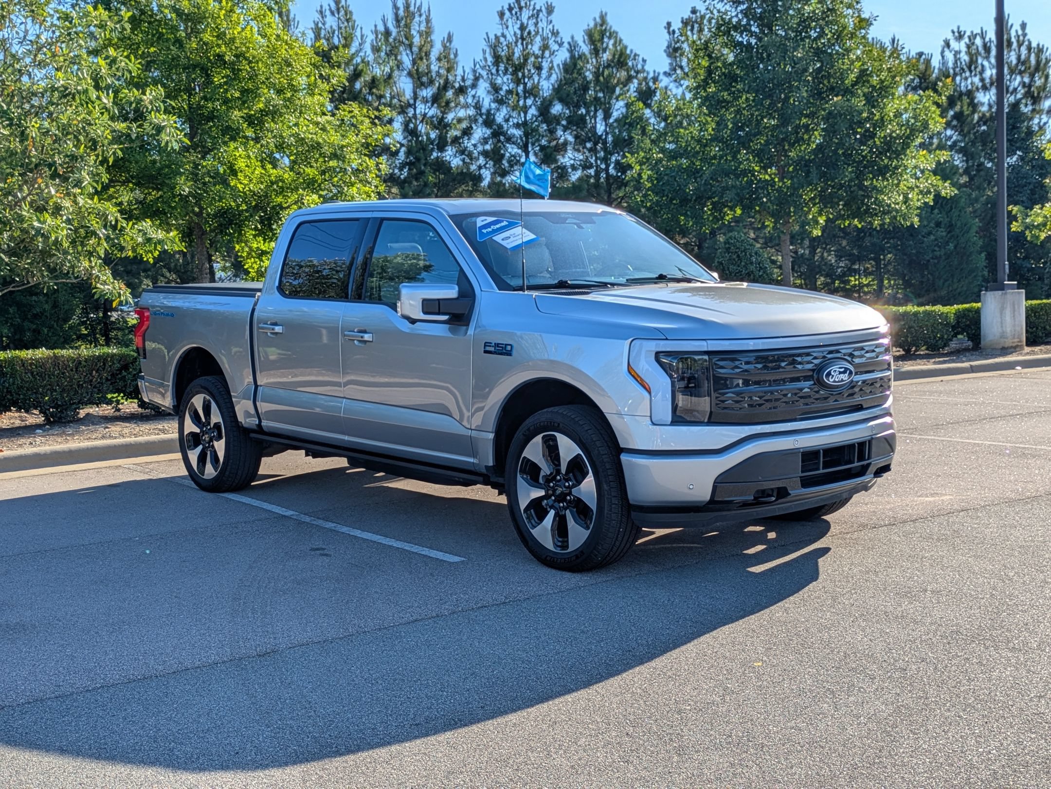 Certified 2025 Ford F150 Lightning Platinum AWD/4WD image 1