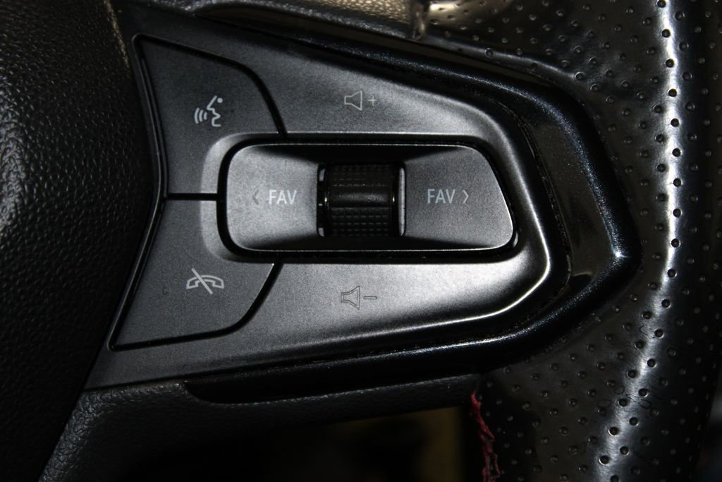 Used 2024 Chevrolet Trax RS w/ Driver Confidence Package image 36