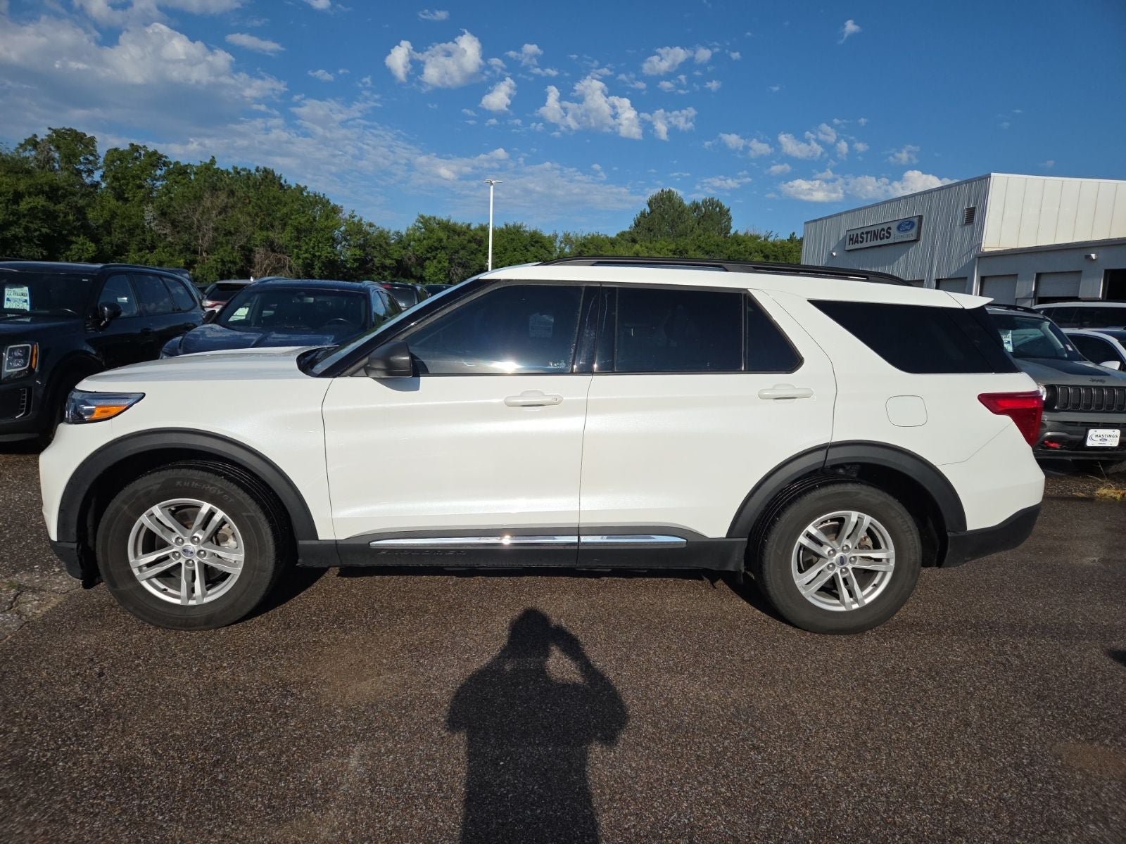 Certified 2024 Ford Explorer XLT w/ Equipment Group 202A AWD/4WD image 6
