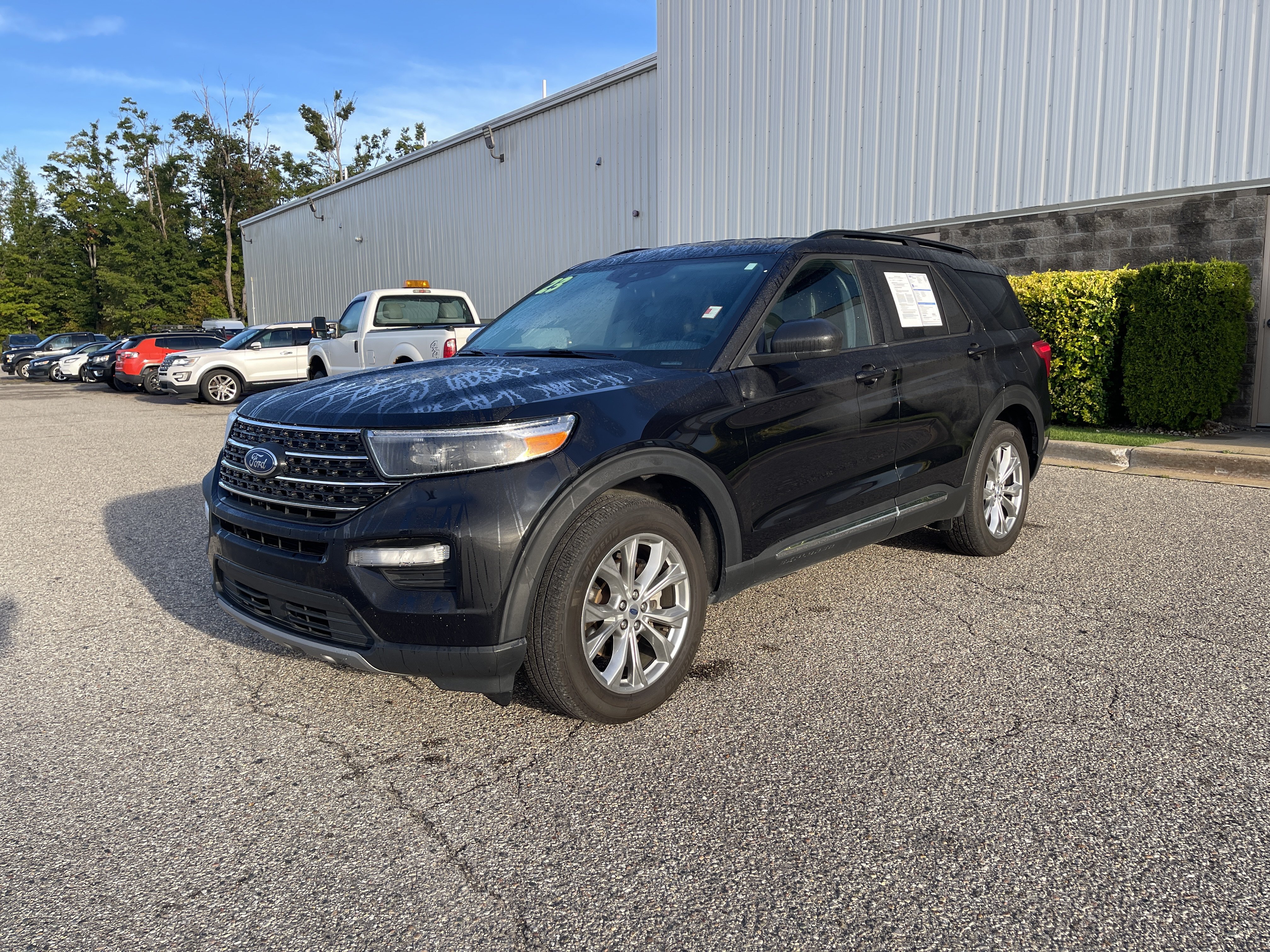 Certified 2023 Ford Explorer XLT w/ Equipment Group 202A AWD/4WD image 8