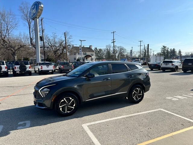 Used 2023 Kia Sportage LX image 5