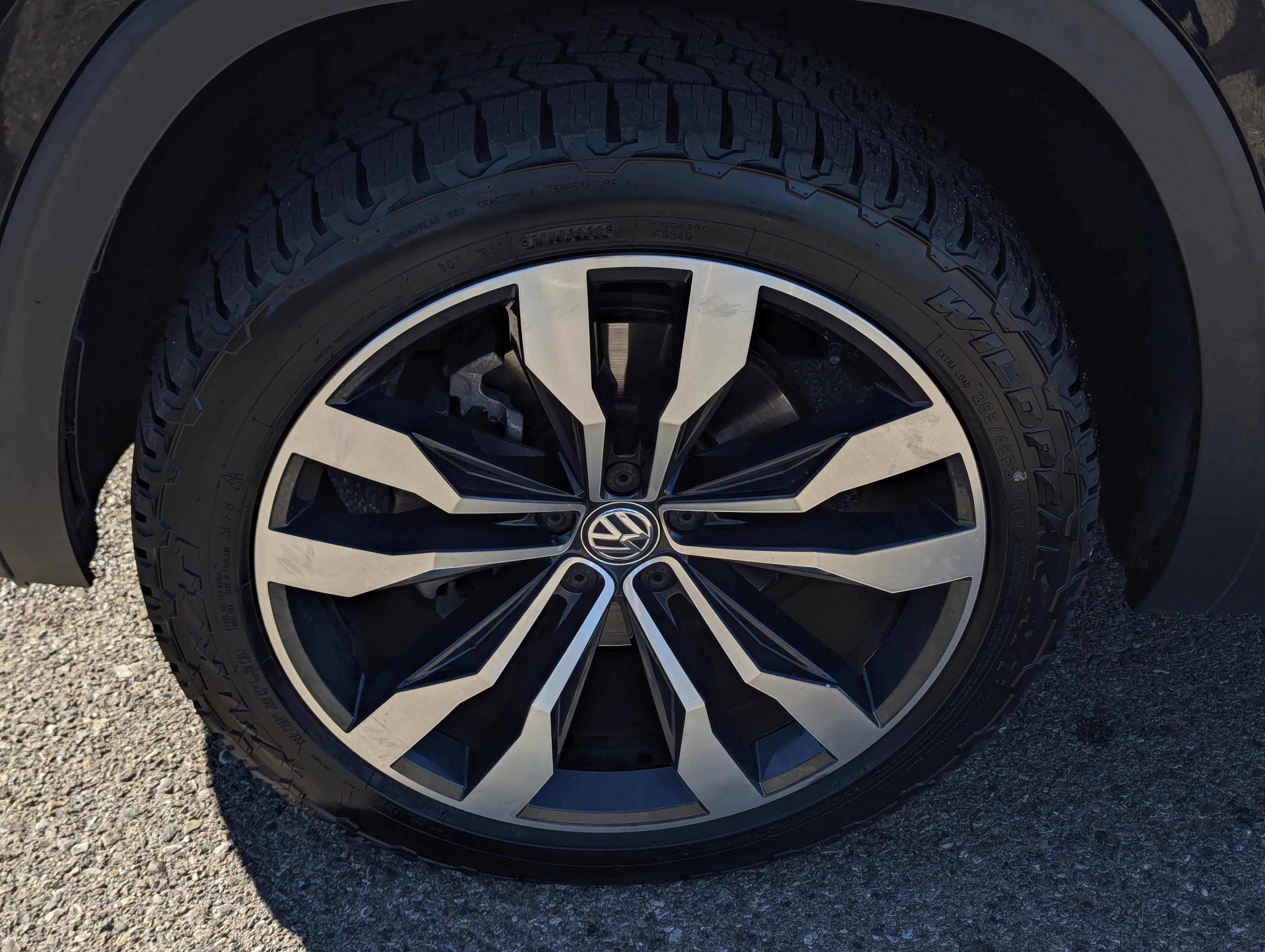 Used 2020 Volkswagen Atlas SEL R-Line image 6