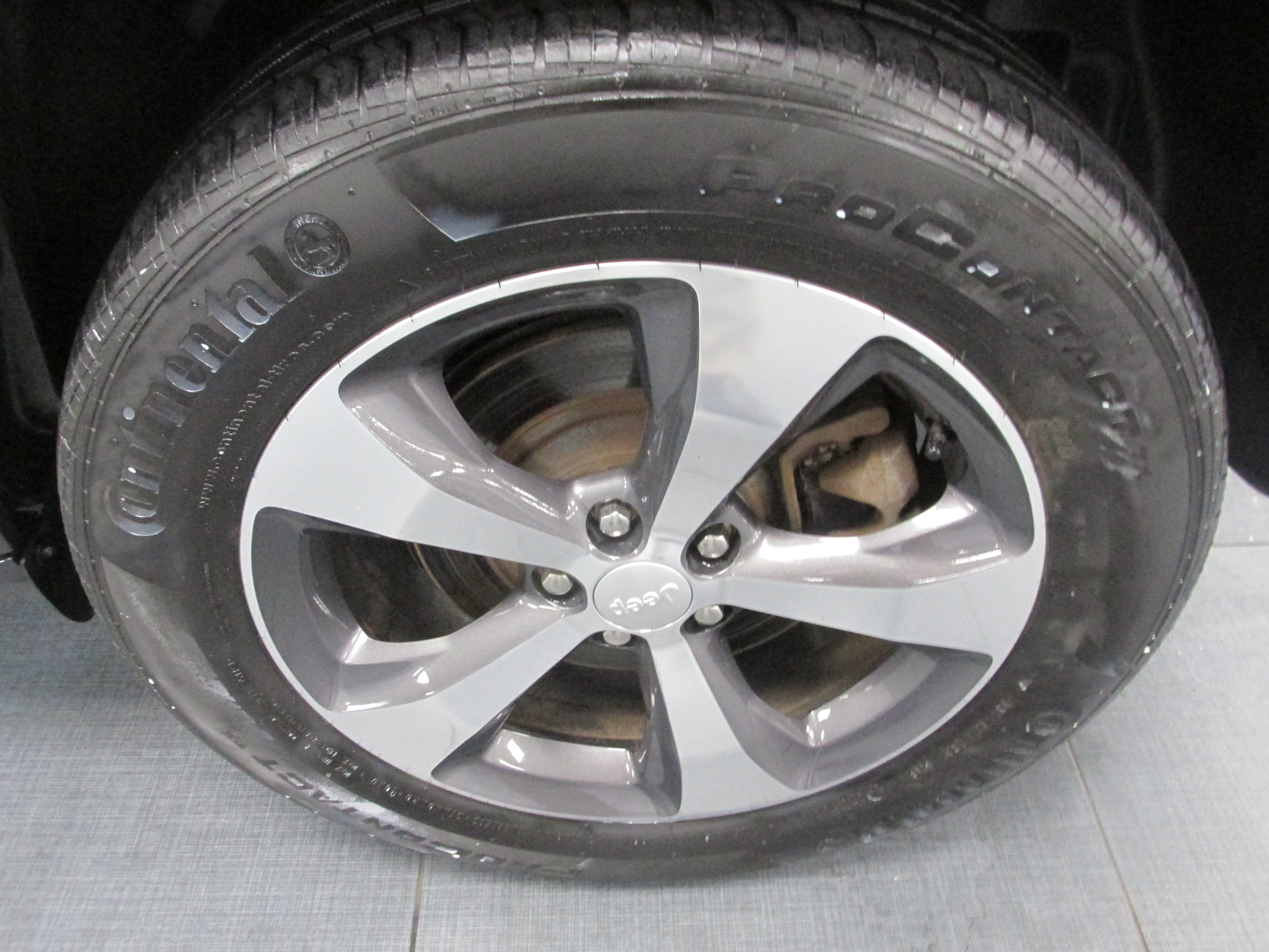 Used 2019 Jeep Cherokee Limited AWD/4WD image 13