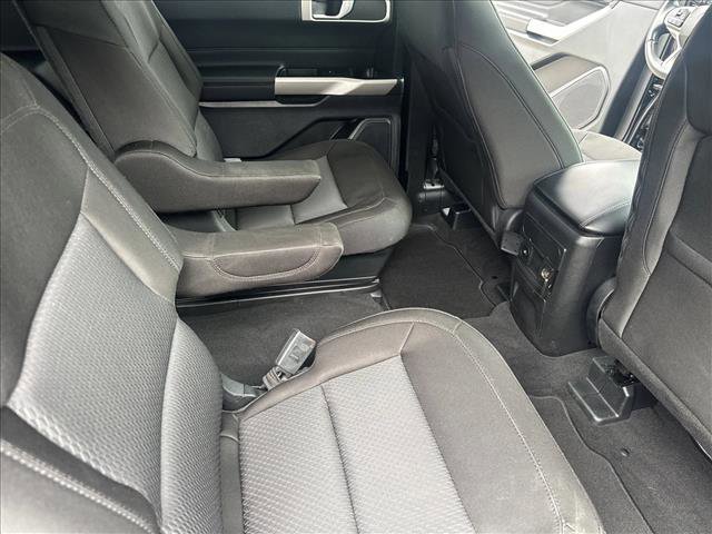 Certified 2023 Ford Explorer XLT RWD image 24