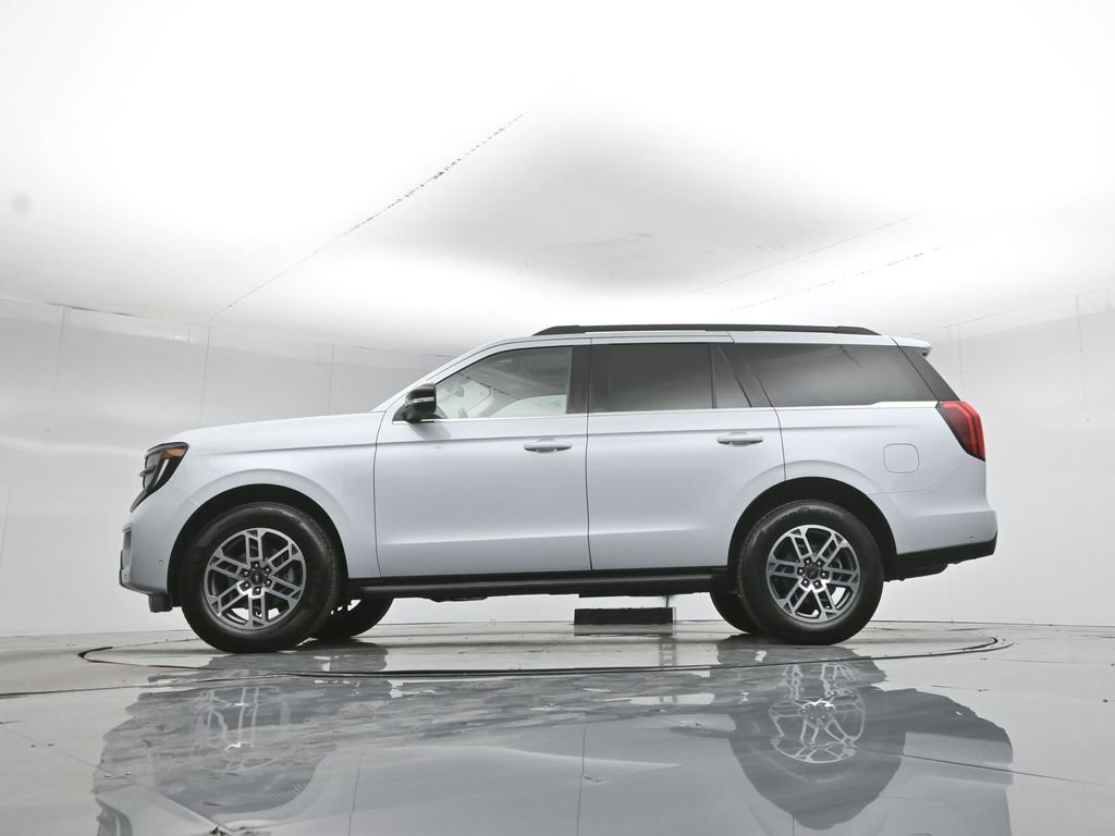 Certified 2025 Ford Expedition Active RWD image 8