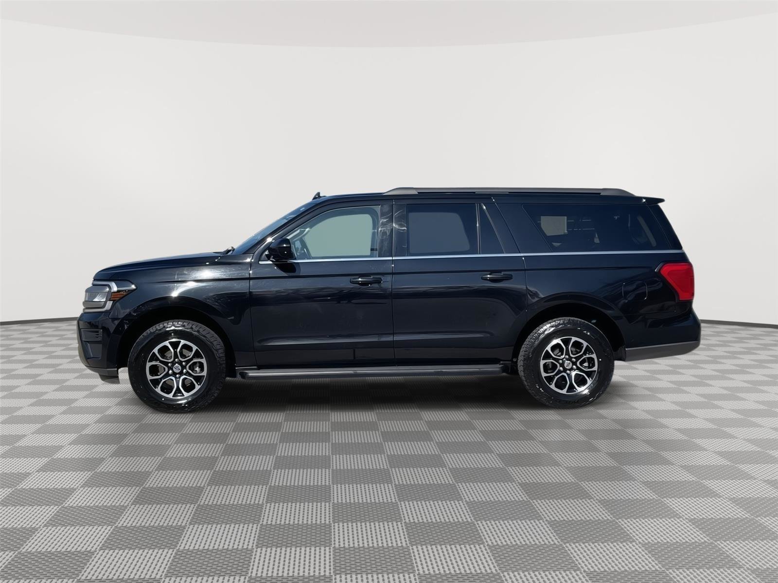 Certified 2024 Ford Expedition Max XLT AWD/4WD image 2