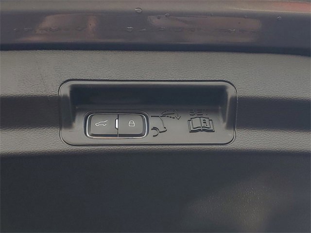 Certified 2022 Ford Explorer XLT w/ Equipment Group 202A image 8