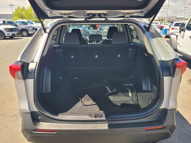 Used 2019 Toyota RAV4 XLE AWD/4WD image 11