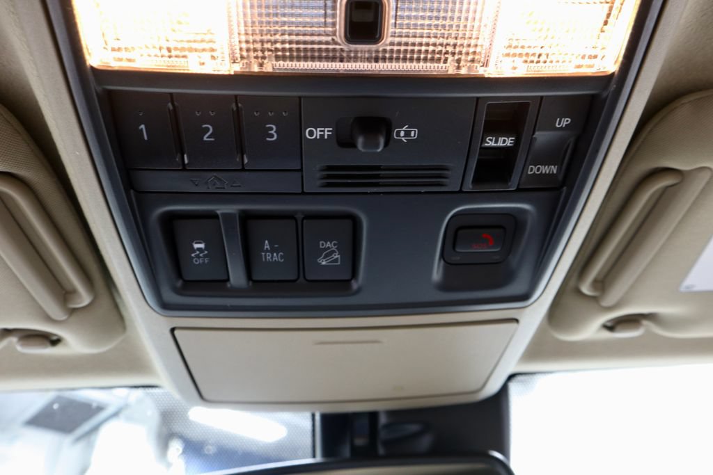 Used 2023 Toyota 4Runner Limited AWD/4WD image 32