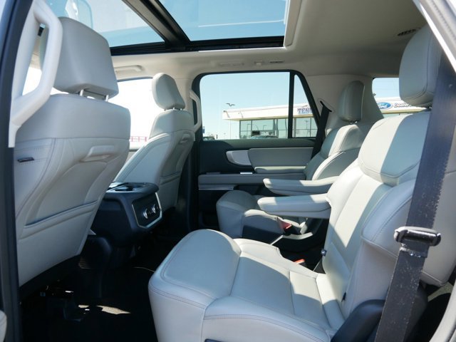Certified 2025 Ford Expedition Active AWD/4WD image 13