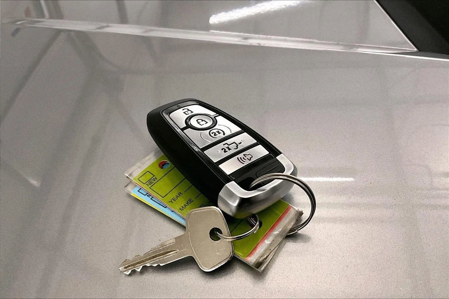 Certified 2022 Ford F450 Platinum w/ FX4 Off-Road Package image 9