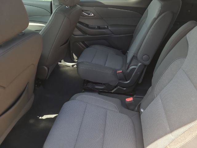 Used 2023 Chevrolet Traverse LT FWD image 16