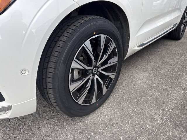 Used 2023 Volvo XC60 B5 Plus AWD/4WD image 9