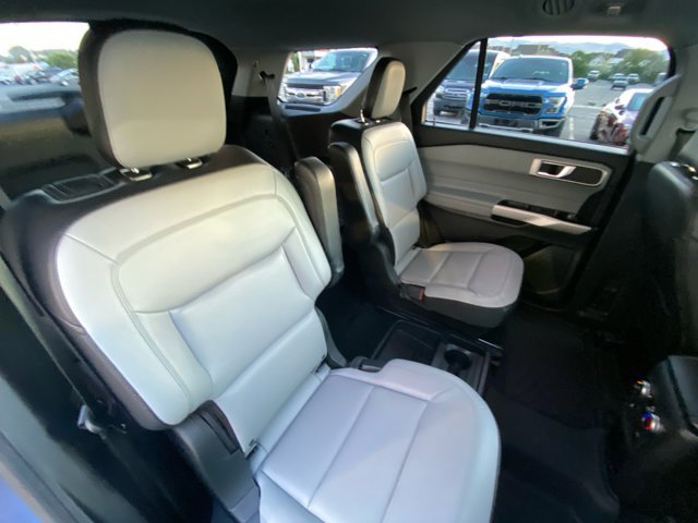 Certified 2021 Ford Explorer XLT w/ Equipment Group 202A RWD image 13
